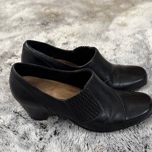 Clarks Artisan Sugar Maple Black Leather Slip-On Pump Block Heel Women’s 9 Shoe